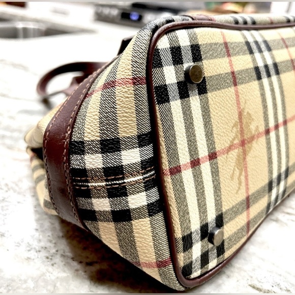 Auth Burberry Haymarket Checked
Coated Canvas With Leather Trim Bag w/ bonus$180 - Picture 5 of 16